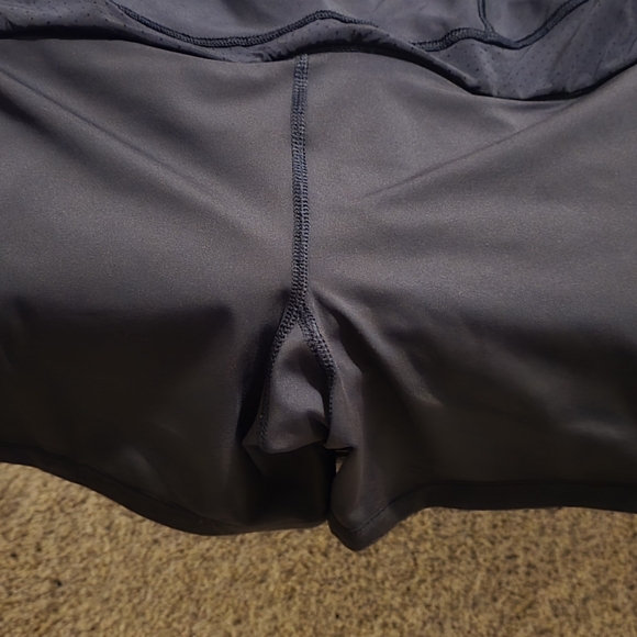 Athleta Run With It 16" Inch Skort. Black, XS - Picture 3 of 5